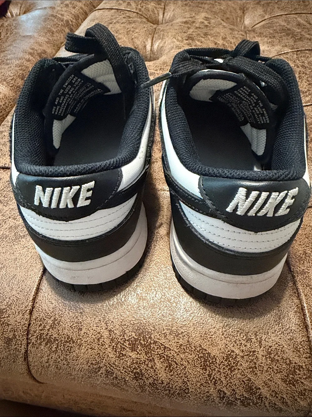 Nike dunk low ‘Panda’ sz 9